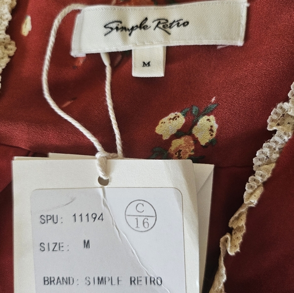 NWT Red floral blouse from simple retro - Picture 5 of 6